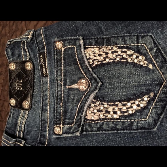 Miss Me Bermuda Shorts - Picture 2 of 4